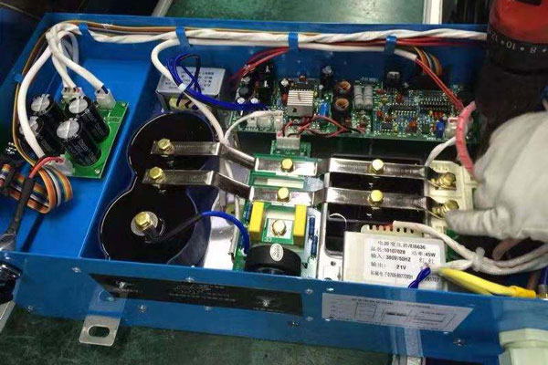 <a href='https://www.chineng88.com/chineng-3.html' target='_blank'><u>商用电磁炉</u></a>什么品牌的机芯比较好?